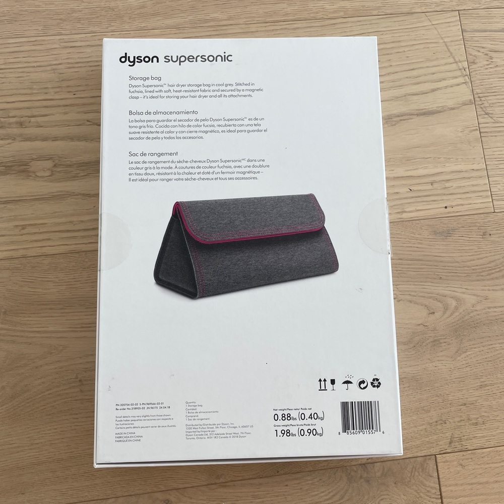 Storage Bag for Dyson
Supersonic Hair Dryer
Gray/Fuchsia